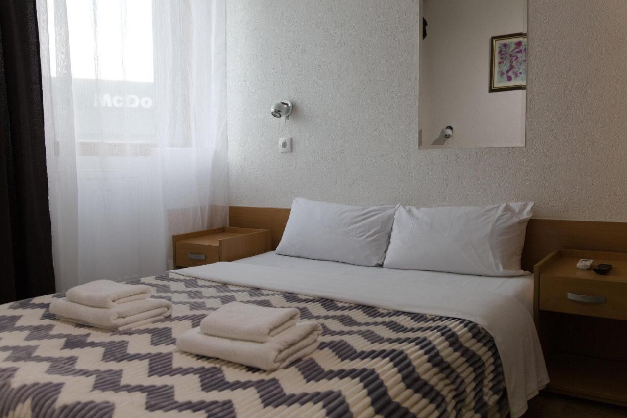 Hotel Moment Velika Plana Exterior foto