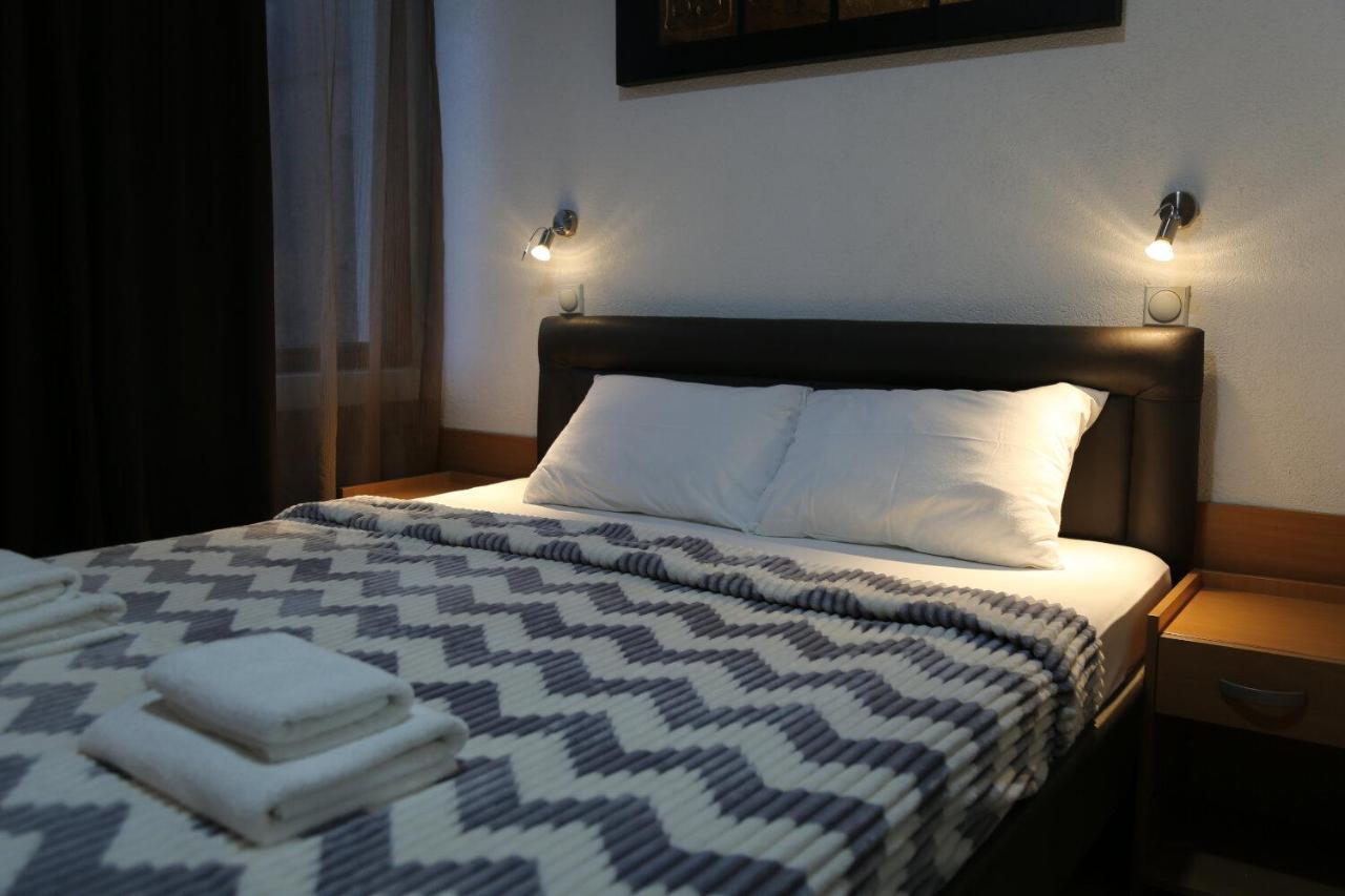 Hotel Moment Velika Plana Exterior foto