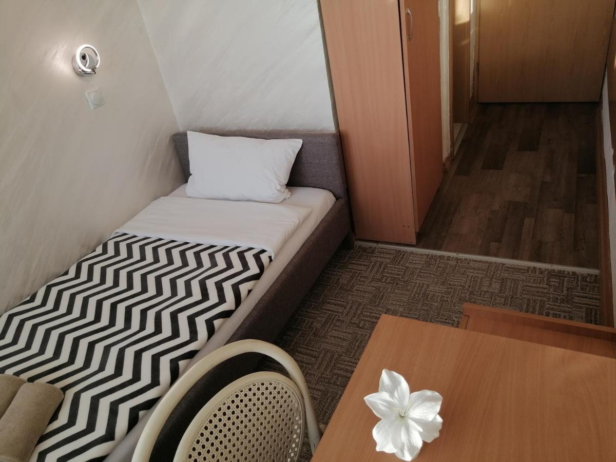 Hotel Moment Velika Plana Exterior foto
