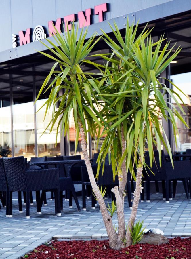 Hotel Moment Velika Plana Exterior foto