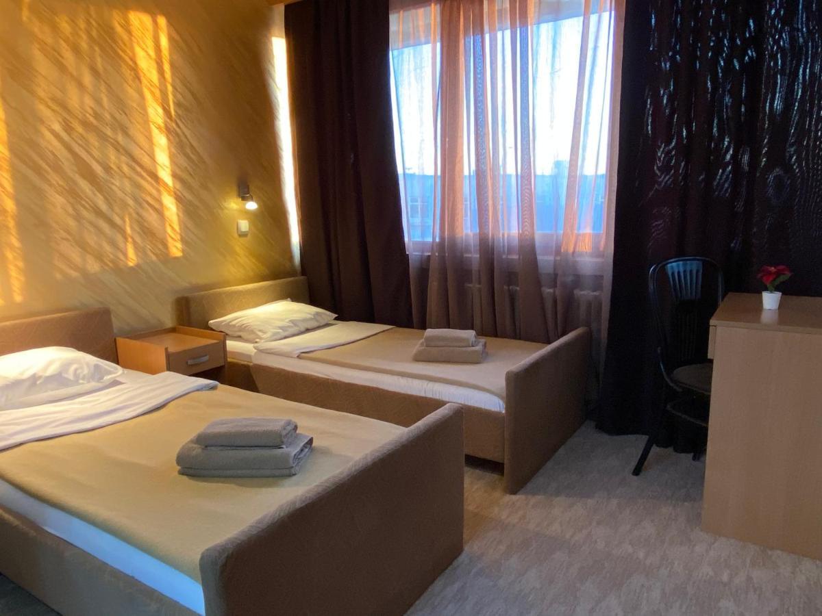 Hotel Moment Velika Plana Exterior foto